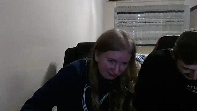 PeterAndJen online show from December 3, 2025, 7:24 pm