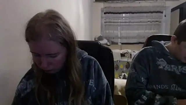 Snapshot of PeterAndJen chatting on February 6, 2026, 7:21 pm PeterAndJen online show from February 6, 2026, 7:21 pm