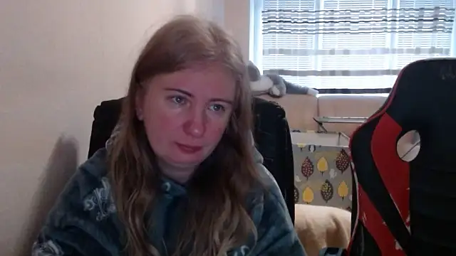 Snapshot of PeterAndJen chatting on February 13, 2026, 6:35 am PeterAndJen online show from February 13, 2026, 6:35 am