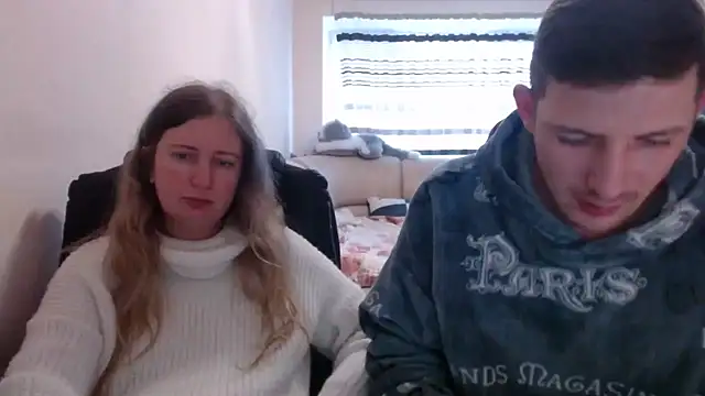 Snapshot of PeterAndJen chatting on March 20, 2025, 5:25 pm PeterAndJen online show from March 20, 2025, 5:25 pm