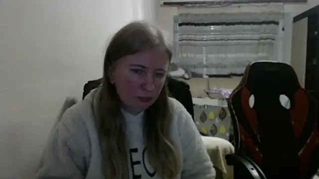 Snapshot of PeterAndJen chatting on February 4, 2026, 6:58 pm PeterAndJen online show from February 4, 2026, 6:58 pm