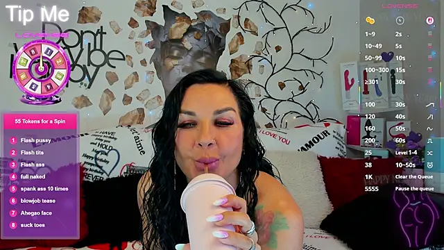 Tara Bloss online show from April 18, 2026, 4:26 am