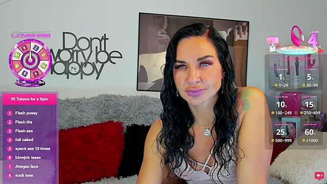 Snapshot of Tara_Bloss chatting on October 17, 2025, 2:15 am Tara Bloss online show from October 17, 2025, 2:15 am