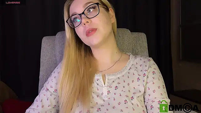 ariashaa online show from April 9, 2026, 6:47 pm