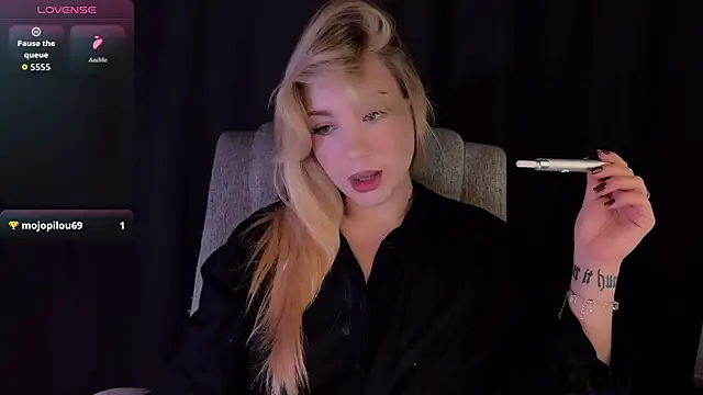Snapshot of ariashaa chatting on July 12, 2026, 12:06 pm ariashaa online show from July 12, 2026, 12:06 pm