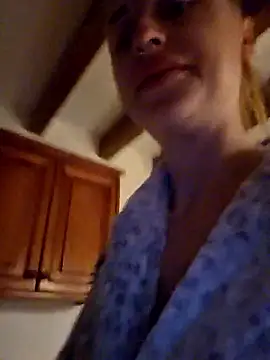 Snapshot of kylie_blck chatting on February 26, 2026, 4:01 am kylie blck online show from February 26, 2026, 4:01 am