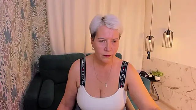 Snapshot of KathySunn chatting on May 17, 2026, 1:22 pm KathySunn online show from May 17, 2026, 1:22 pm
