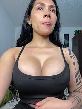 Snapshot of Angela_isabella chatting on April 22, 2026, 5:53 pm Angela isabella online show from April 22, 2026, 5:53 pm