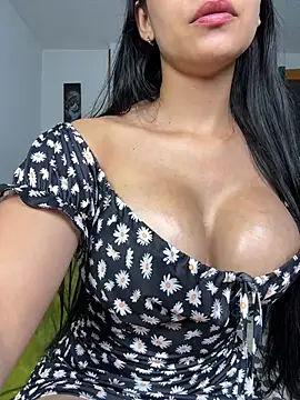 Snapshot of Angela_isabella chatting on May 3, 2026, 9:29 pm Angela isabella online show from May 3, 2026, 9:29 pm