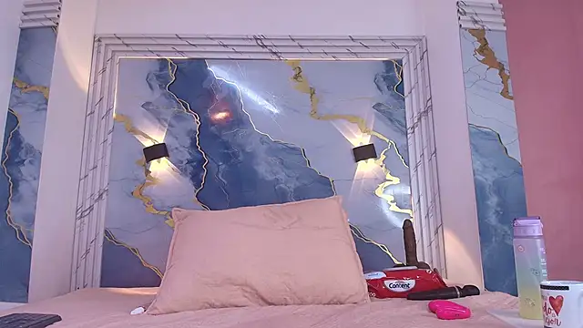 Snapshot of lorrayne_ chatting on September 22, 2025, 12:11 pm lorrayne online show from September 22, 2025, 12:11 pm