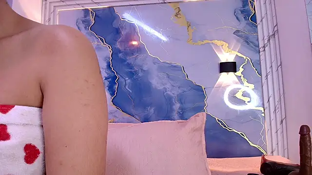 Snapshot of lorrayne_ chatting on October 21, 2025, 12:15 pm lorrayne online show from October 21, 2025, 12:15 pm