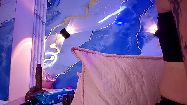 Snapshot of lorrayne_ chatting on November 13, 2025, 12:31 pm lorrayne online show from November 13, 2025, 12:31 pm