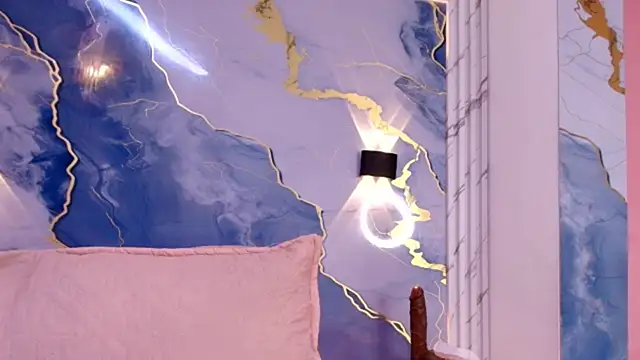 Snapshot of lorrayne_ chatting on October 4, 2025, 12:07 pm lorrayne online show from October 4, 2025, 12:07 pm