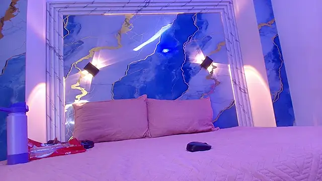 Snapshot of lorrayne_ chatting on November 12, 2025, 12:20 pm lorrayne online show from November 12, 2025, 12:20 pm