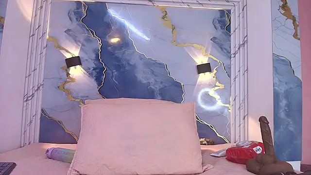 Snapshot of lorrayne_ chatting on September 20, 2025, 12:10 pm lorrayne online show from September 20, 2025, 12:10 pm