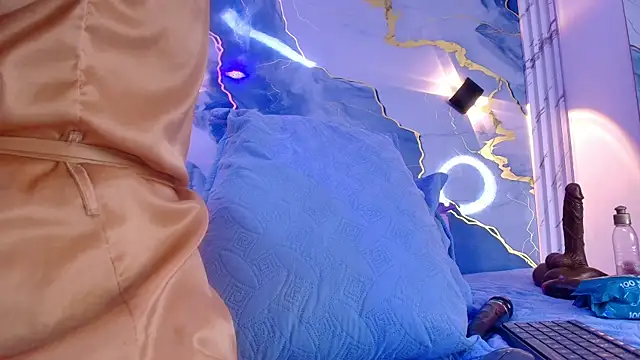 Snapshot of lorrayne_ chatting on November 18, 2025, 12:19 pm lorrayne online show from November 18, 2025, 12:19 pm