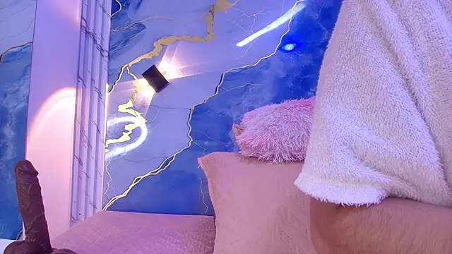 Snapshot of lorrayne_ chatting on November 14, 2025, 12:31 pm lorrayne online show from November 14, 2025, 12:31 pm