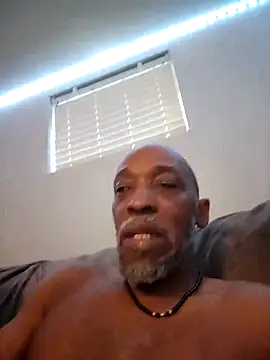 Snapshot of Lonelynudist59 chatting on April 11, 2026, 11:36 am Lonelynudist59 online show from April 11, 2026, 11:36 am