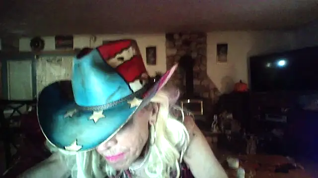 CROSSCOUNTRY1 online show from November 16, 2025, 1:10 am