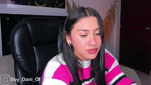Snapshot of Ambar_pe_ chatting on March 1, 2025, 2:15 am Ambar pe online show from March 1, 2025, 2:15 am