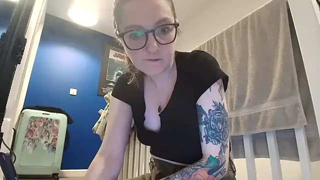 short sweetpea online show from October 20, 2025, 6:52 pm