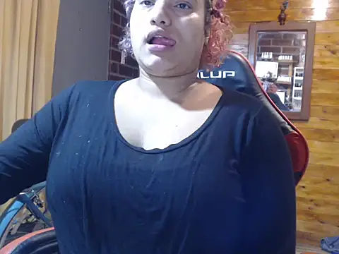 Hilarybunnyy online show from April 9, 2026, 1:40 am