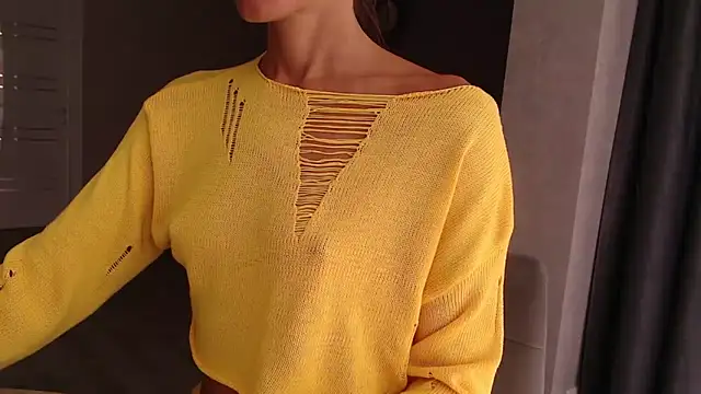 Varonica Caprii online show from October 6, 2025, 8:59 am