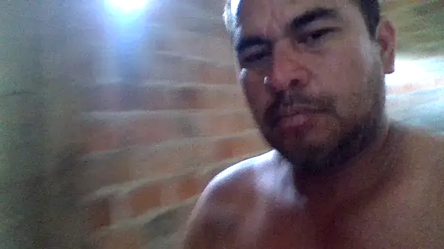 Snapshot of axomen chatting on February 4, 2026, 6:58 pm axomen online show from February 4, 2026, 6:58 pm