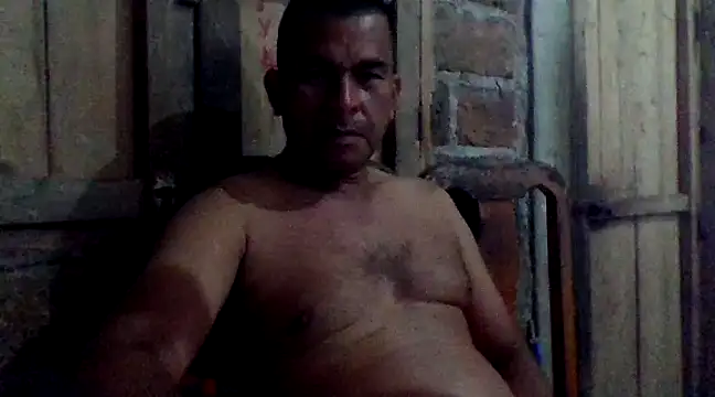 Snapshot of axomen chatting on December 27, 2024, 2:36 am axomen online show from December 27, 2024, 2:36 am