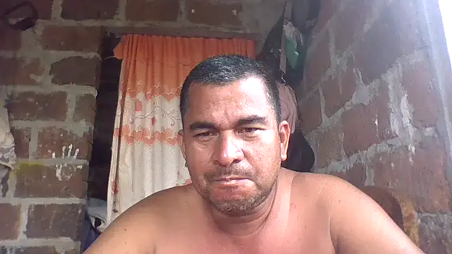 Snapshot of axomen chatting on November 26, 2025, 6:41 pm axomen online show from November 26, 2025, 6:41 pm