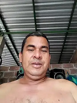 Snapshot of axomen chatting on December 15, 2024, 6:48 pm axomen online show from December 15, 2024, 6:48 pm