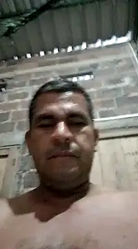 Snapshot of axomen chatting on December 18, 2024, 3:47 am axomen online show from December 18, 2024, 3:47 am