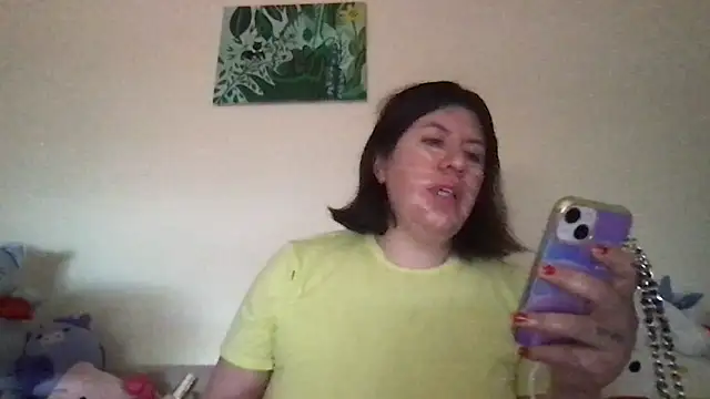 Snapshot of HYPHYtype chatting on June 10, 2026, 11:17 pm HYPHYtype online show from June 10, 2026, 11:17 pm