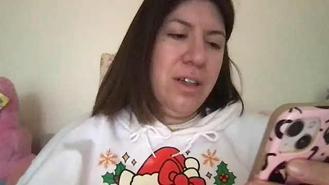 Snapshot of HYPHYtype chatting on November 20, 2025, 8:42 pm HYPHYtype online show from November 20, 2025, 8:42 pm