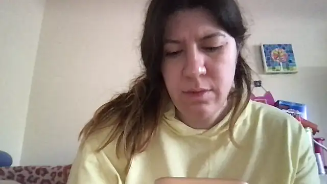 Snapshot of HYPHYtype chatting on October 18, 2025, 5:04 pm HYPHYtype online show from October 18, 2025, 5:04 pm