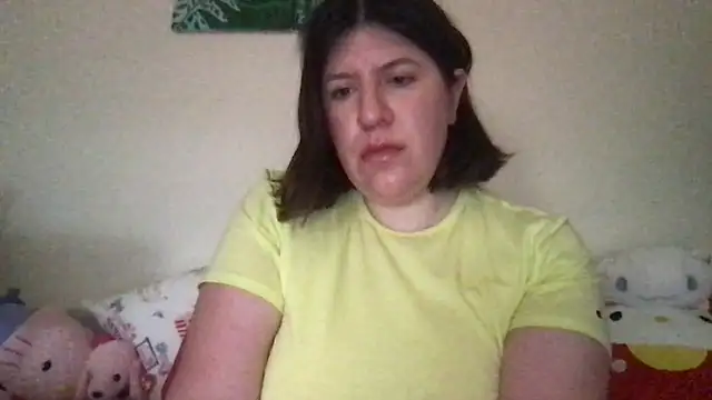 Snapshot of HYPHYtype chatting on June 11, 2026, 12:32 am HYPHYtype online show from June 11, 2026, 12:32 am