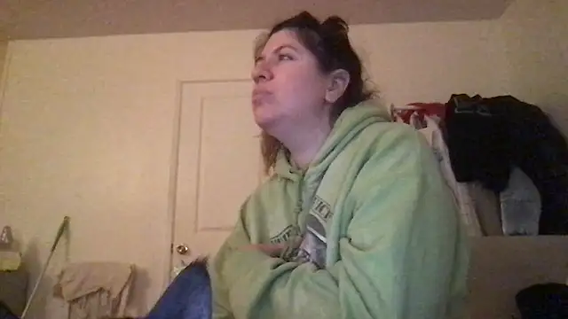 Snapshot of HYPHYtype chatting on September 27, 2025, 6:41 am HYPHYtype online show from September 27, 2025, 6:41 am