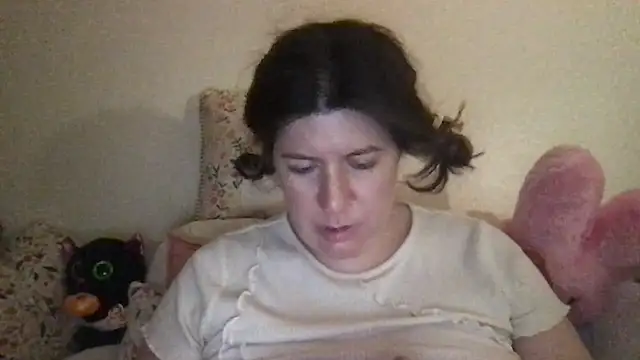 Snapshot of HYPHYtype chatting on September 19, 2025, 4:49 am HYPHYtype online show from September 19, 2025, 4:49 am