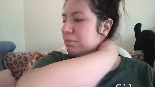 Snapshot of HYPHYtype chatting on October 8, 2025, 5:46 pm HYPHYtype online show from October 8, 2025, 5:46 pm