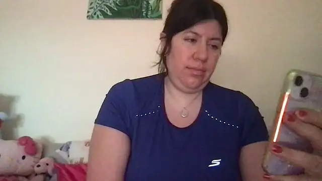 Snapshot of HYPHYtype chatting on June 19, 2026, 10:25 pm HYPHYtype online show from June 19, 2026, 10:25 pm