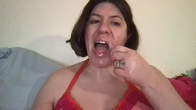 Snapshot of HYPHYtype chatting on February 28, 2026, 10:20 pm HYPHYtype online show from February 28, 2026, 10:20 pm