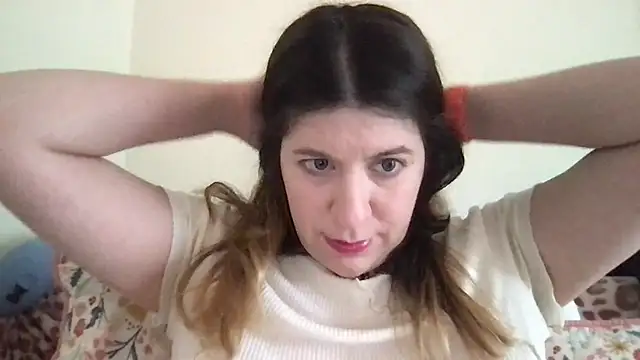 Snapshot of HYPHYtype chatting on September 12, 2025, 5:56 pm HYPHYtype online show from September 12, 2025, 5:56 pm