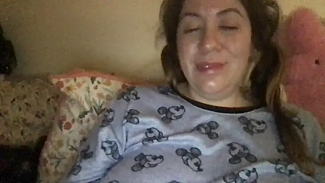 Snapshot of HYPHYtype chatting on September 28, 2025, 8:43 am HYPHYtype online show from September 28, 2025, 8:43 am