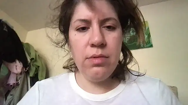 Snapshot of HYPHYtype chatting on November 9, 2025, 6:56 pm HYPHYtype online show from November 9, 2025, 6:56 pm