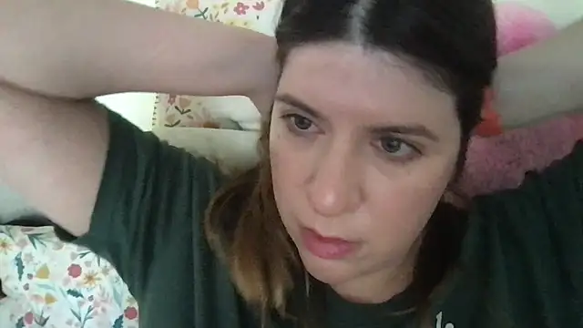 Snapshot of HYPHYtype chatting on September 21, 2025, 7:19 pm HYPHYtype online show from September 21, 2025, 7:19 pm