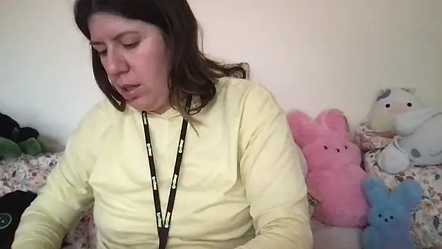 Snapshot of HYPHYtype chatting on October 22, 2025, 6:29 pm HYPHYtype online show from October 22, 2025, 6:29 pm