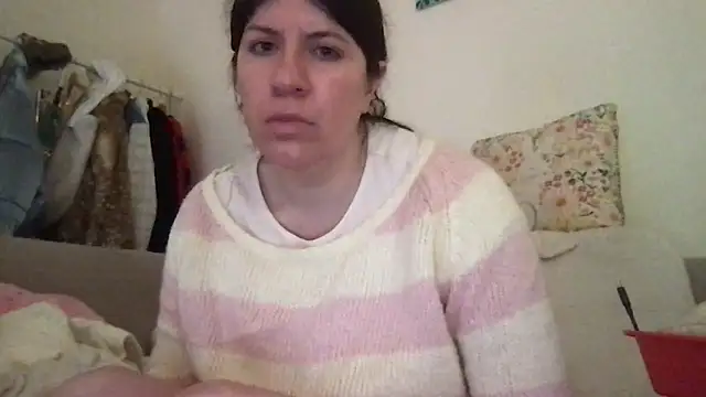 Snapshot of HYPHYtype chatting on November 17, 2025, 9:30 pm HYPHYtype online show from November 17, 2025, 9:30 pm