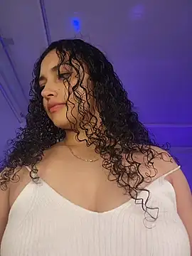 Lucy Marin online show from November 18, 2025, 10:02 pm