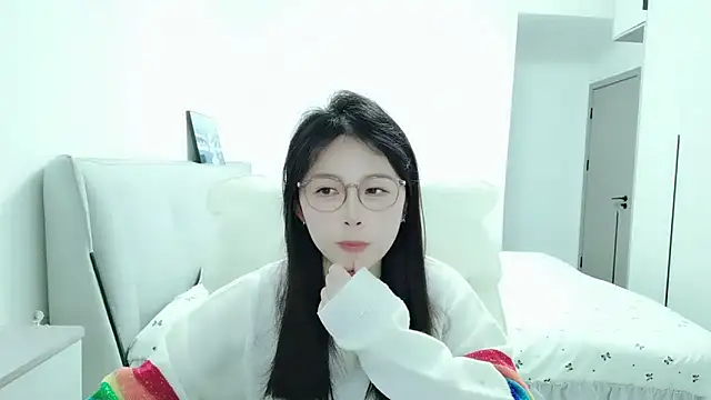 Snapshot of Sunset_glow chatting on February 8, 2026, 3:21 pm Sunset glow online show from February 8, 2026, 3:21 pm