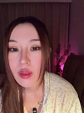 Snapshot of sphynx-_- chatting on July 21, 2026, 3:24 pm sphynx- - online show from July 21, 2026, 3:24 pm